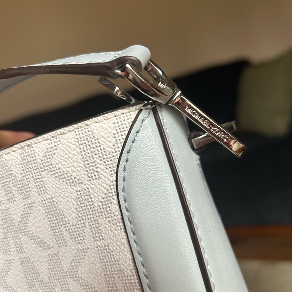 NWT Michael Kors Signature Logo Jessie Large Top Zip Tote in Soft Sky Bag - Picture 15 of 15